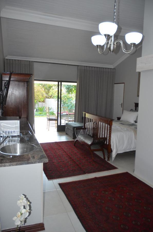 64 On Malabor Bed & Breakfast Pretoria Luaran gambar